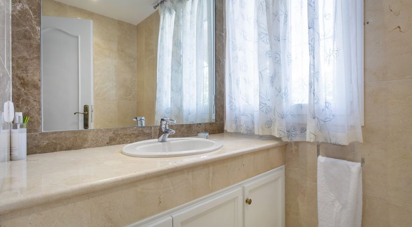 Photo of Build a Throne