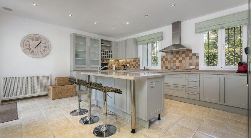 Photo of Build a Throne