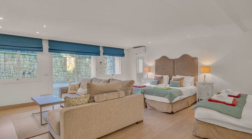 Photo of Build a Throne