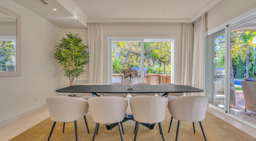 Photo of Build a Throne