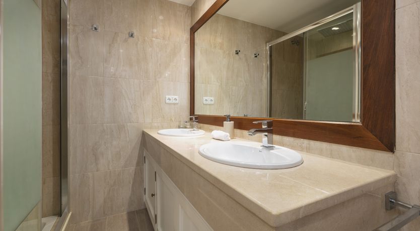 Photo of Build a Throne