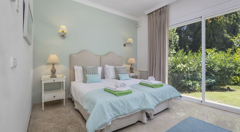 Photo of Build a Throne