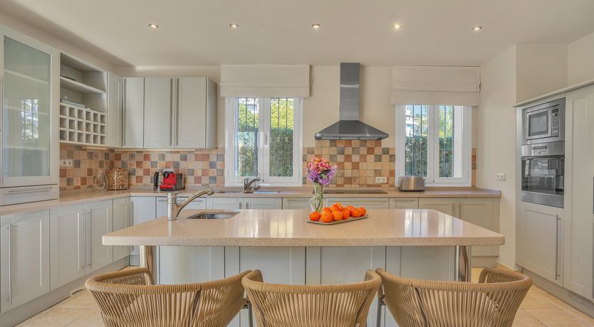 Photo of Build a Throne