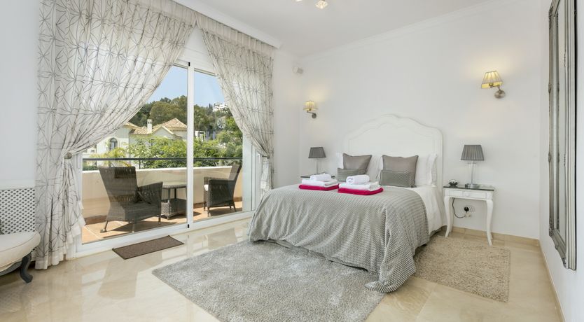 Photo of Build a Throne