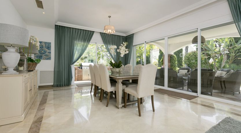 Photo of Build a Throne