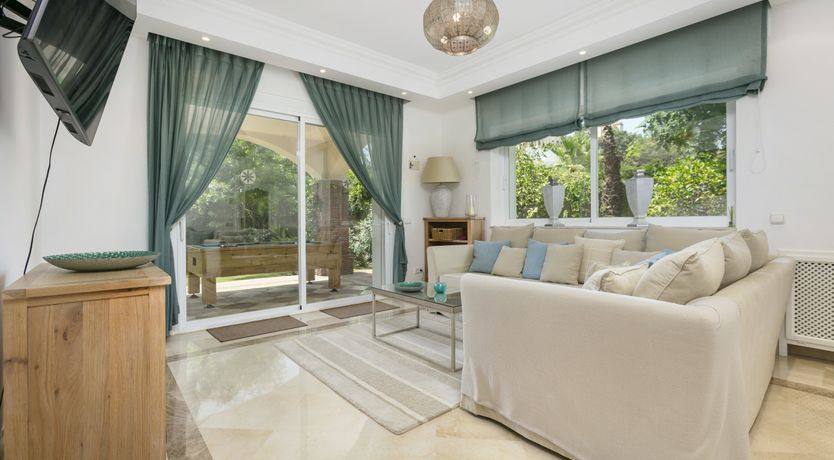 Photo of Build a Throne