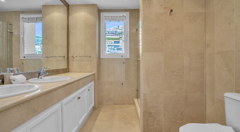 Photo of Build a Throne