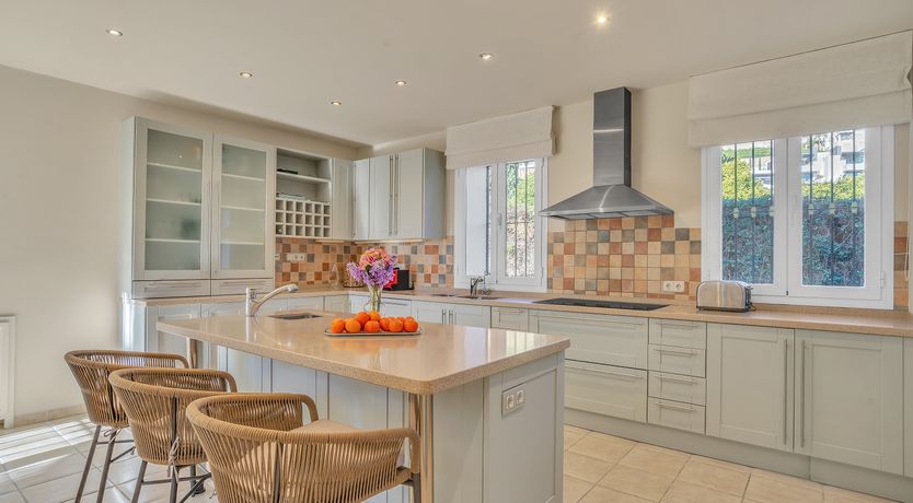 Photo of Build a Throne