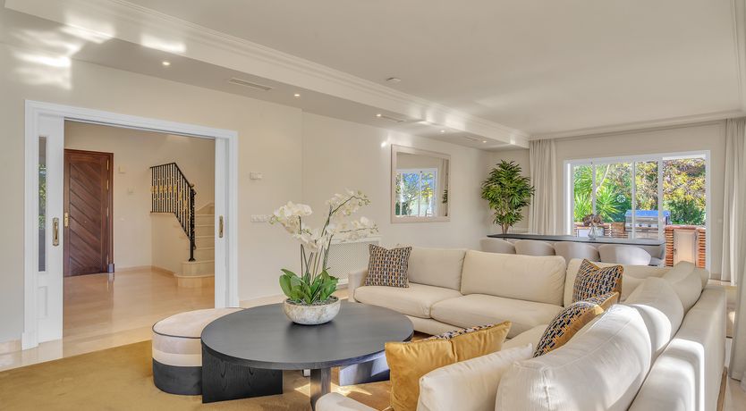 Photo of Build a Throne