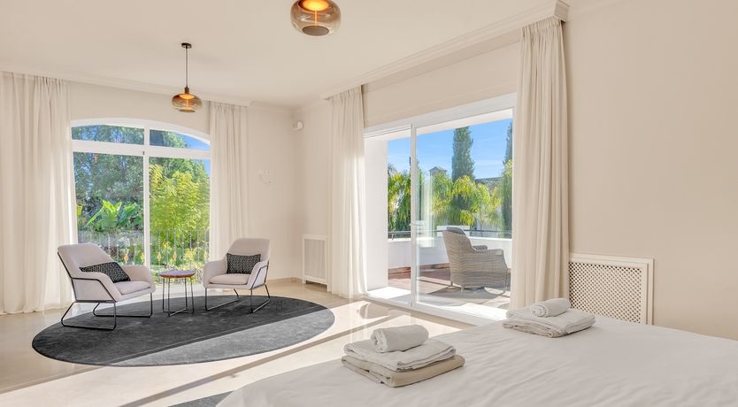 Photo of Build a Throne