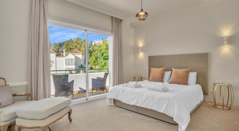 Photo of Build a Throne