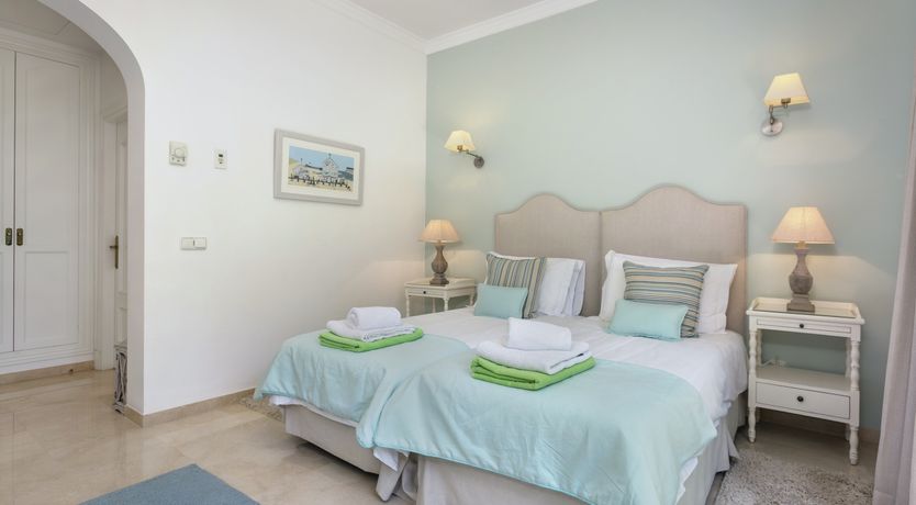 Photo of Build a Throne