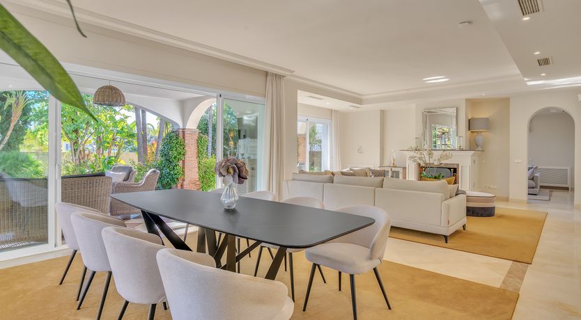 Photo of Build a Throne