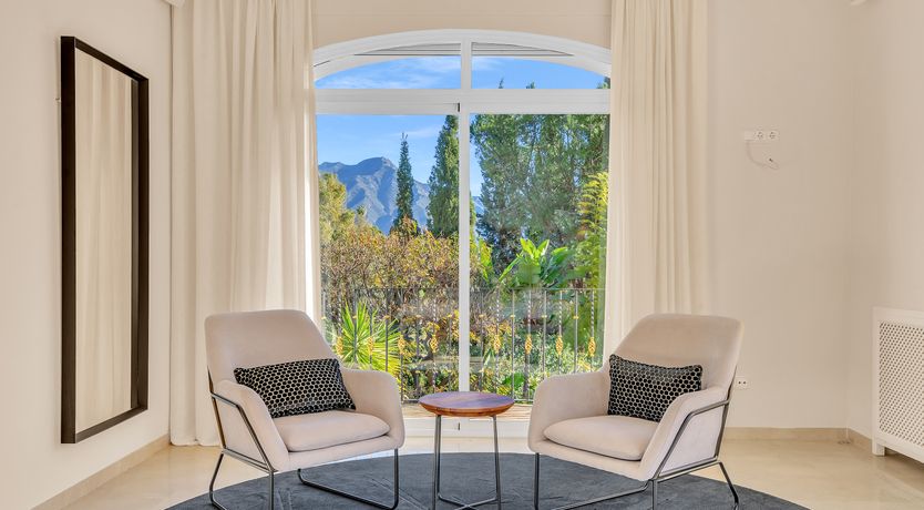 Photo of Build a Throne