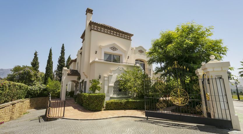 Photo of Build a Throne