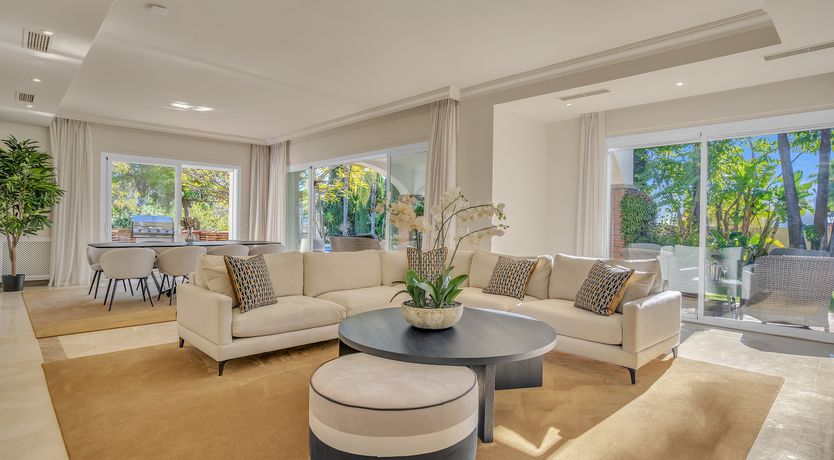 Photo of Build a Throne