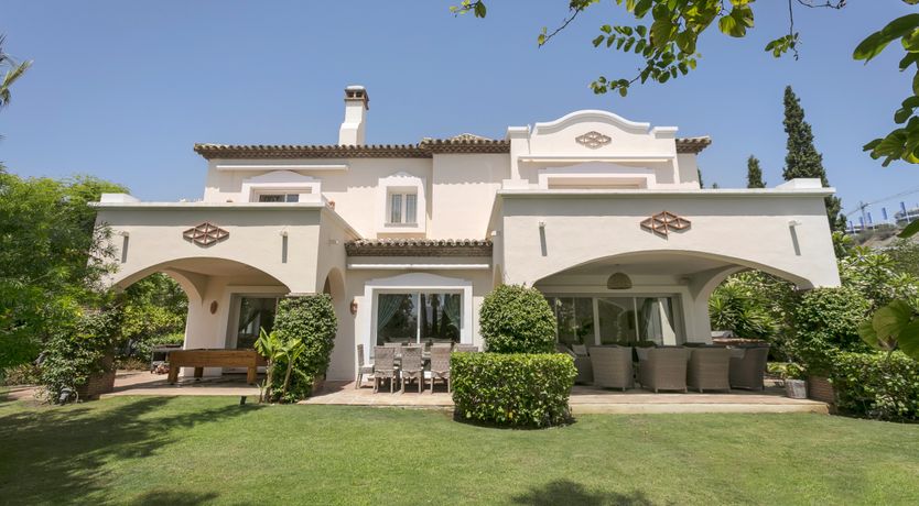 Photo of Build a Throne