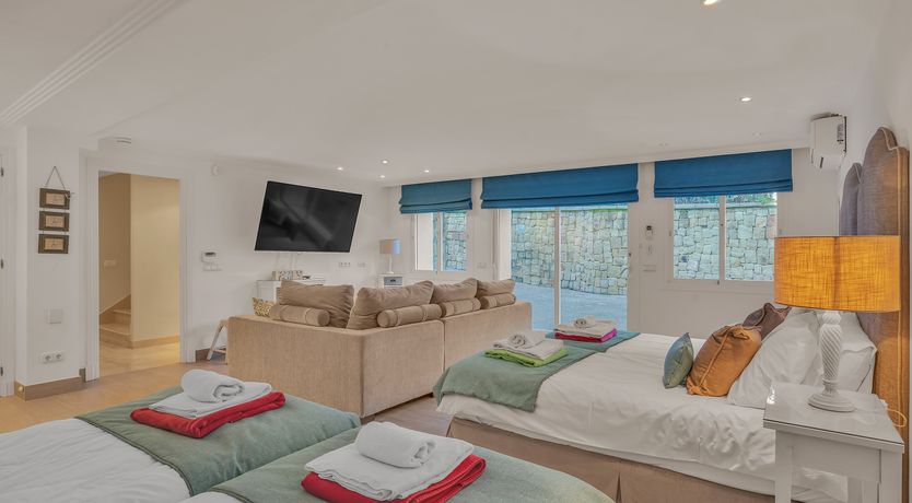 Photo of Build a Throne