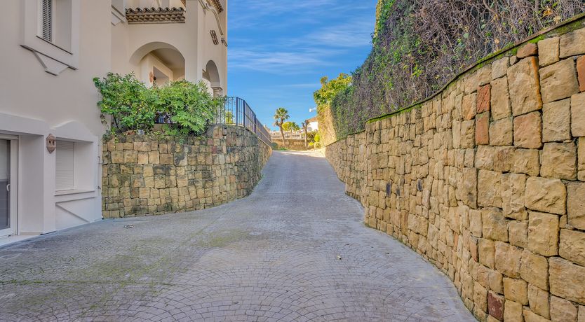 Photo of Build a Throne