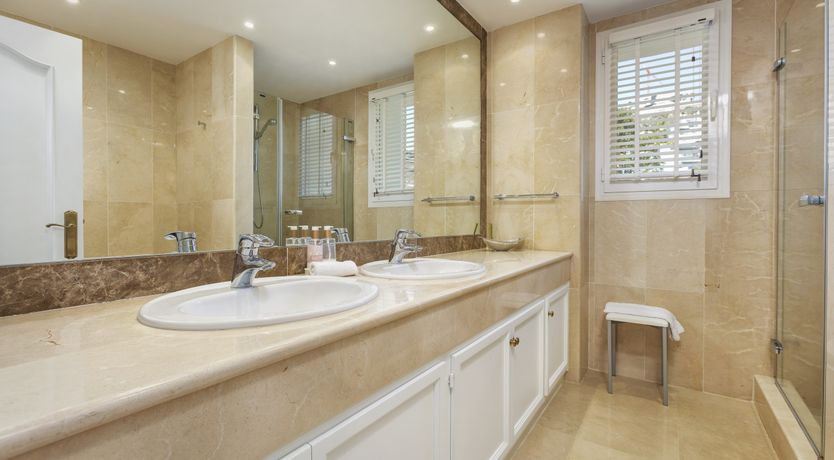 Photo of Build a Throne