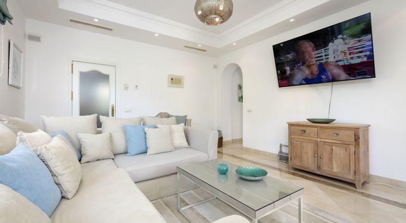 Photo of Build a Throne