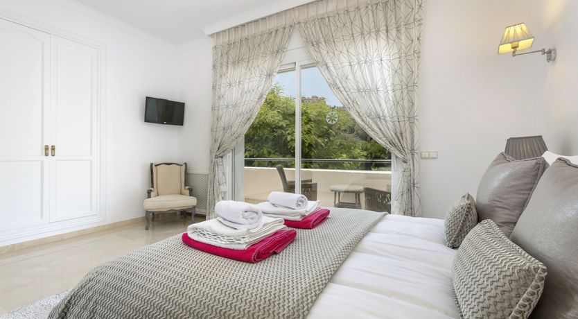 Photo of Build a Throne