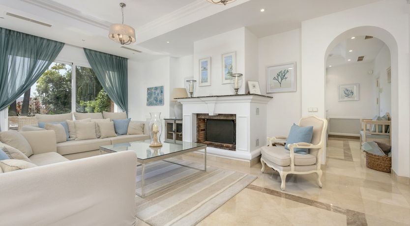 Photo of Build a Throne