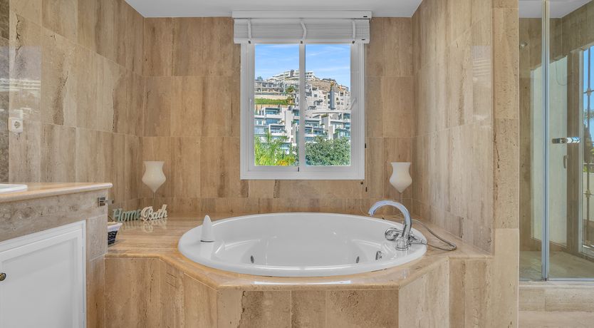 Photo of Build a Throne