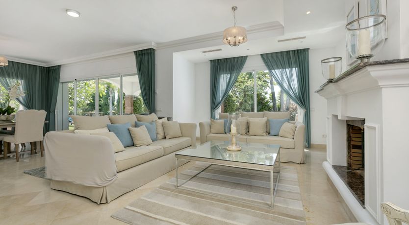 Photo of Build a Throne