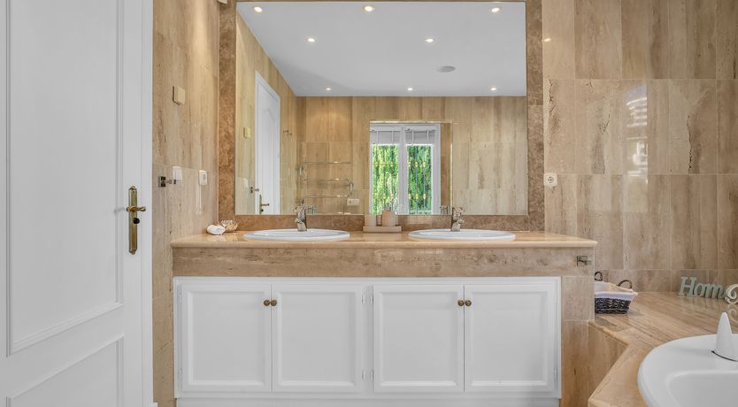 Photo of Build a Throne