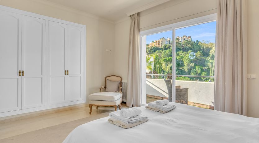 Photo of Build a Throne