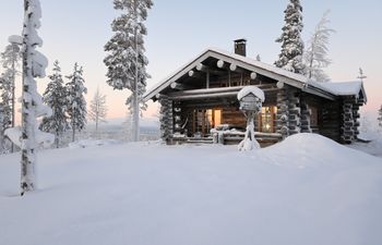 A Winter’s Whimsy Holiday Home