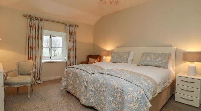 Photo of The Nook, Bank Newton