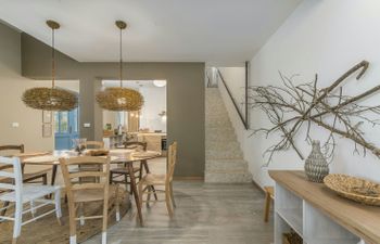 Yellow Willow Holiday Home