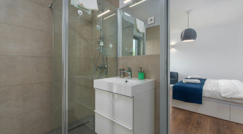 Photo of The Honey Bee's Song