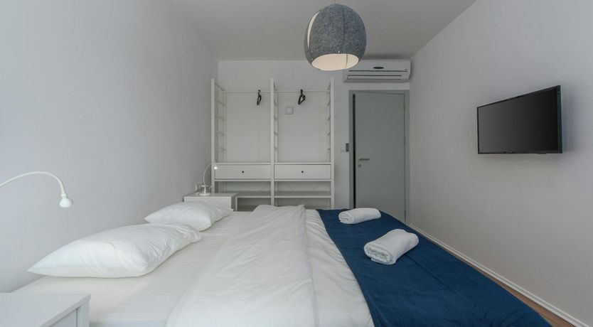 Photo of The Honey Bee's Song