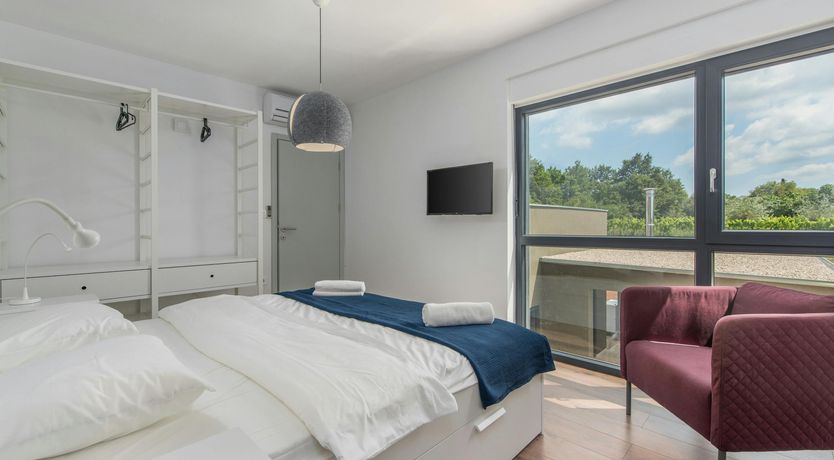 Photo of The Honey Bee's Song