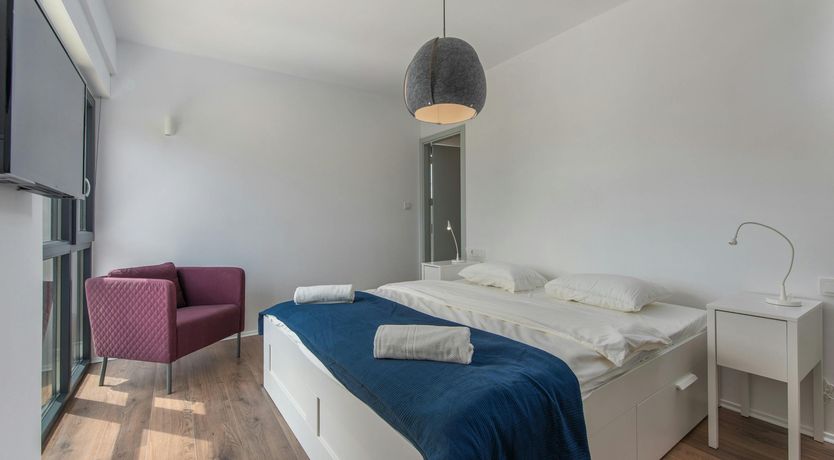 Photo of The Honey Bee's Song