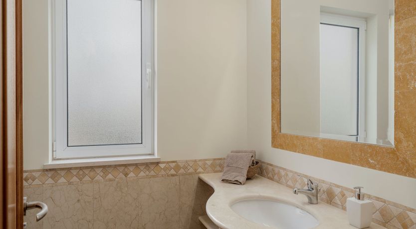 Photo of Portico Paradise