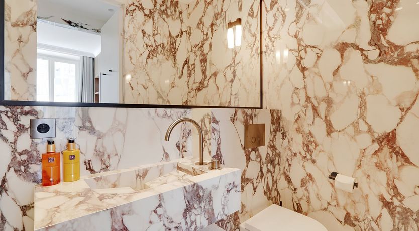 Photo of Belle of Les Halles