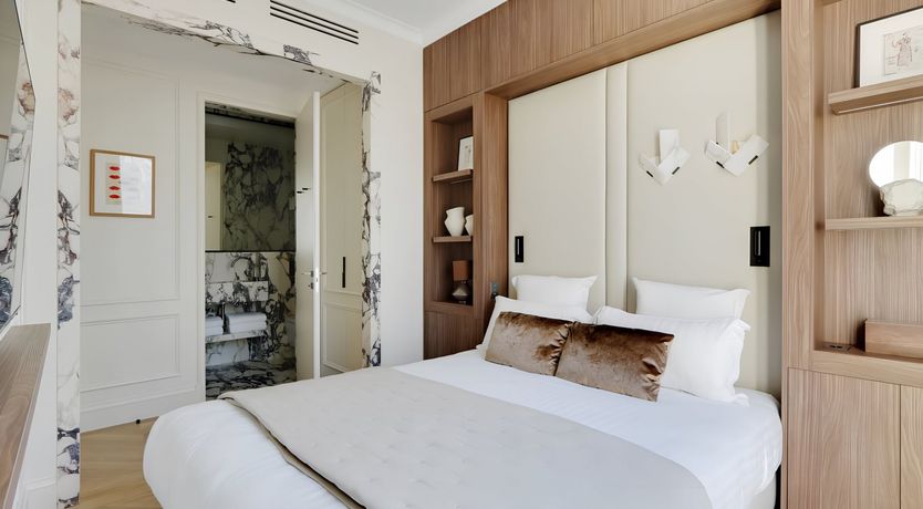 Photo of Belle of Les Halles