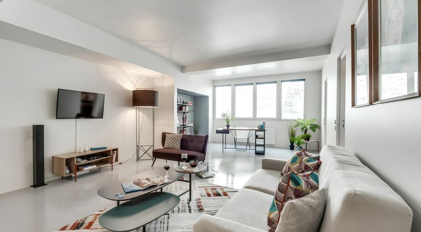 Photo of Parisian Blue