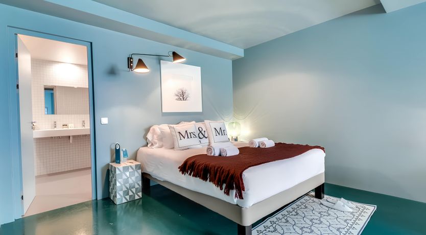 Photo of Parisian Blue