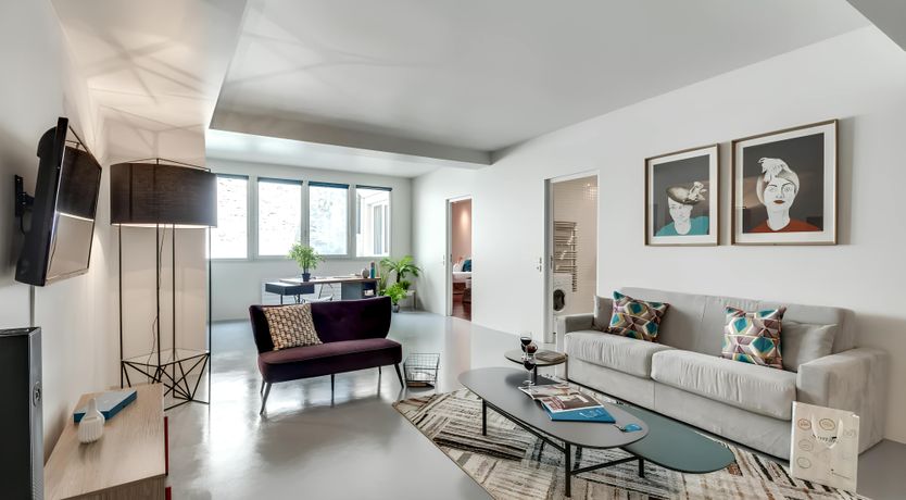 Photo of Parisian Blue