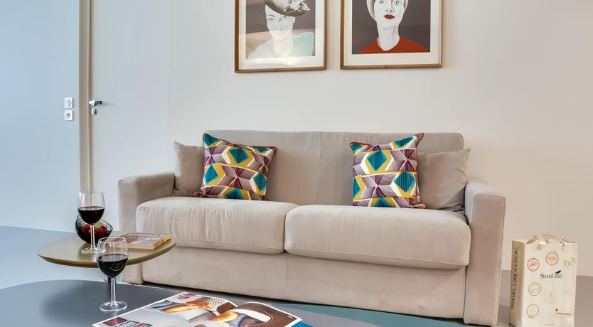 Photo of Parisian Blue