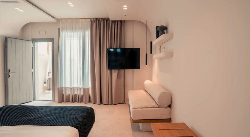 Photo of Santorini Sunset Retreat