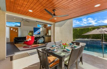 Desert Flamingo Holiday Home