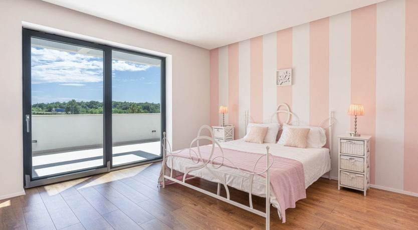 Photo of The Emerald Stone