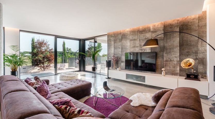 Photo of The Emerald Stone