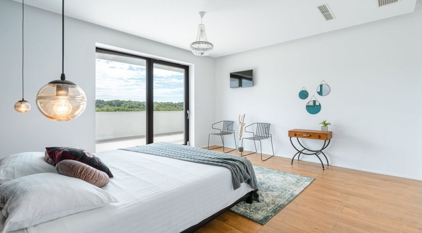 Photo of The Emerald Stone